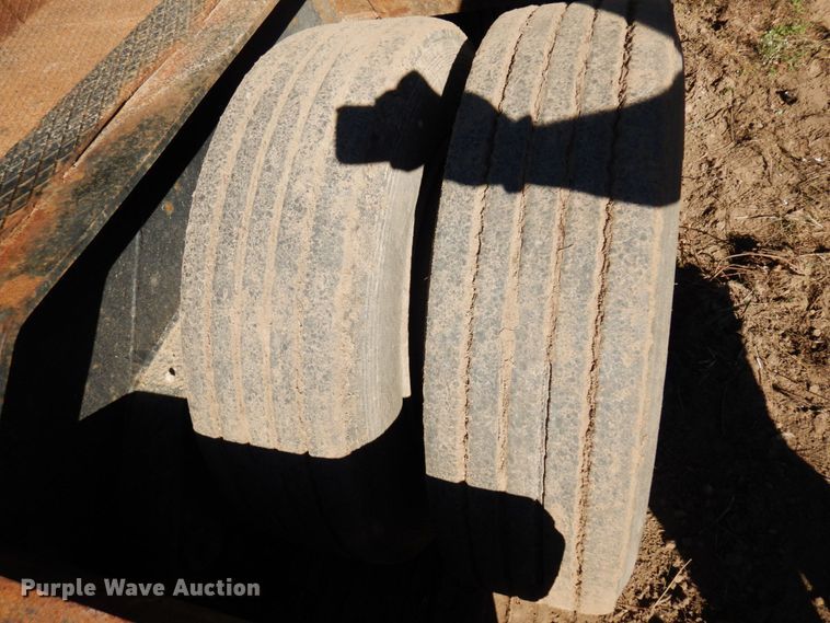 image for item DR0547 1989 Eager Beaver 60GSL  lowboy equipment trailer