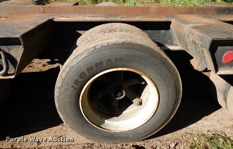 image for item DR0547 1989 Eager Beaver 60GSL  lowboy equipment trailer