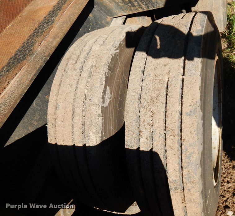 image for item DR0547 1989 Eager Beaver 60GSL  lowboy equipment trailer