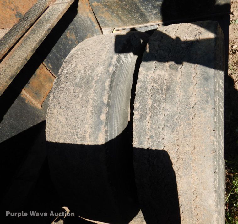 image for item DR0547 1989 Eager Beaver 60GSL  lowboy equipment trailer