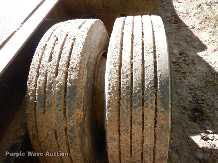 image for item DR0547 1989 Eager Beaver 60GSL  lowboy equipment trailer