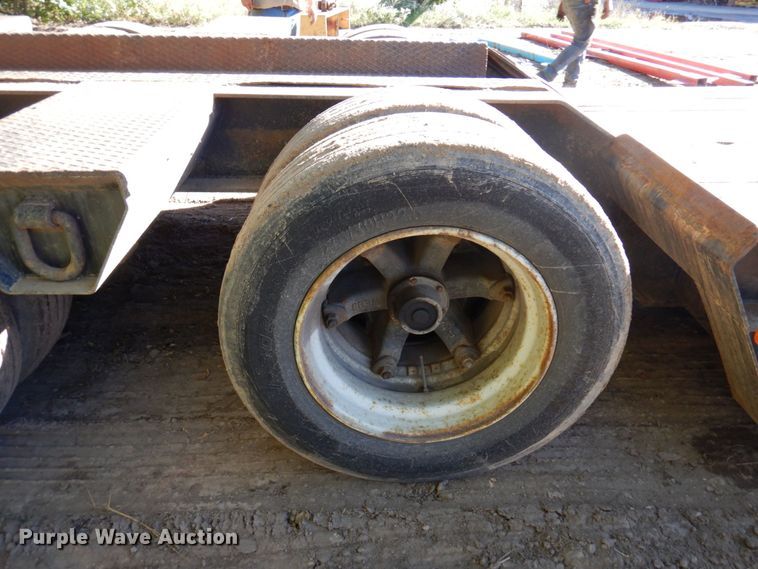 image for item DR0547 1989 Eager Beaver 60GSL  lowboy equipment trailer