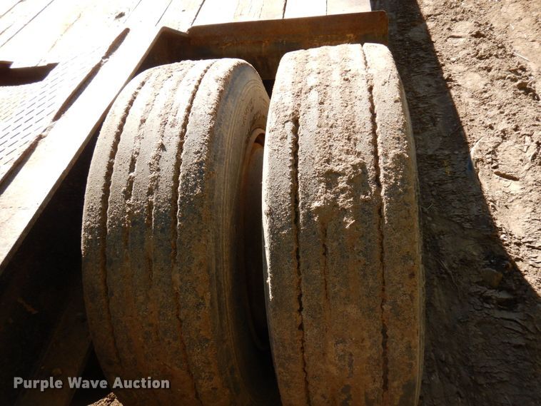 image for item DR0547 1989 Eager Beaver 60GSL  lowboy equipment trailer