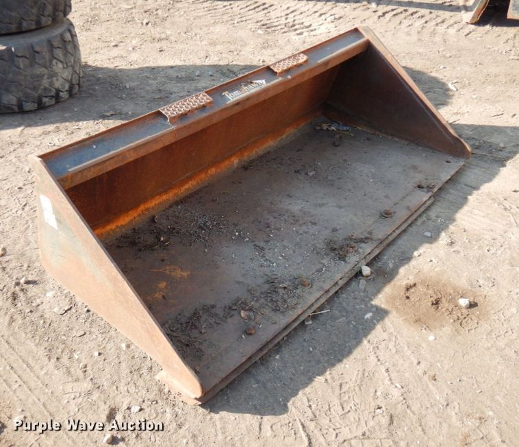 image for item DR0567 Tomahawk  66"W skid steer bucket