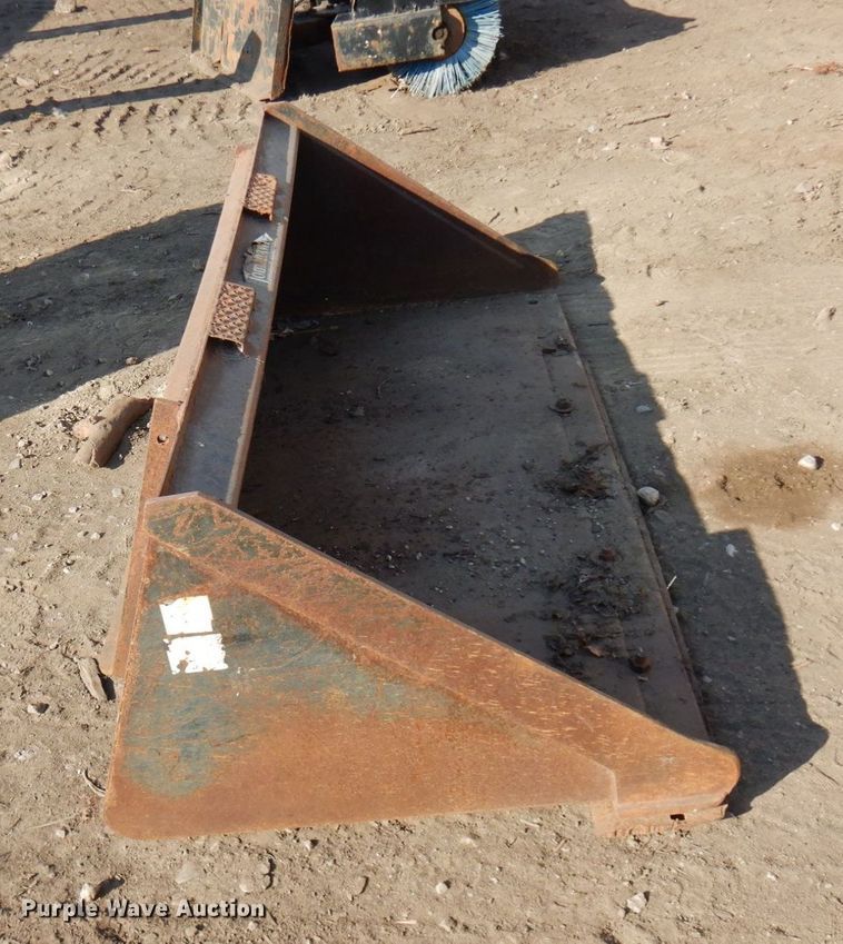 image for item DR0567 Tomahawk  66"W skid steer bucket