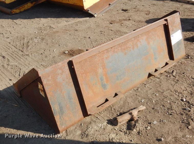 image for item DR0567 Tomahawk  66"W skid steer bucket