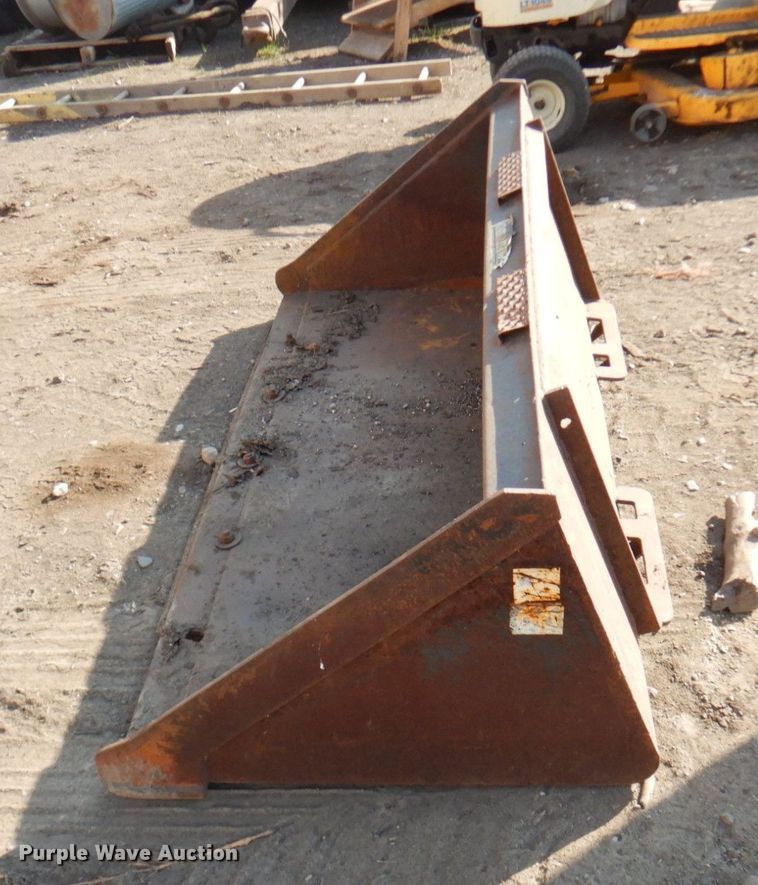 image for item DR0567 Tomahawk  66"W skid steer bucket