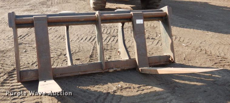 image for item DR0570 Caterpillar  58"L forks