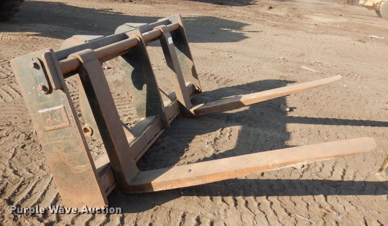 image for item DR0570 Caterpillar  58"L forks