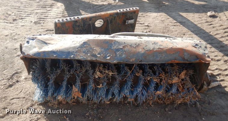 image for item DR0571 51"W skid steer broom