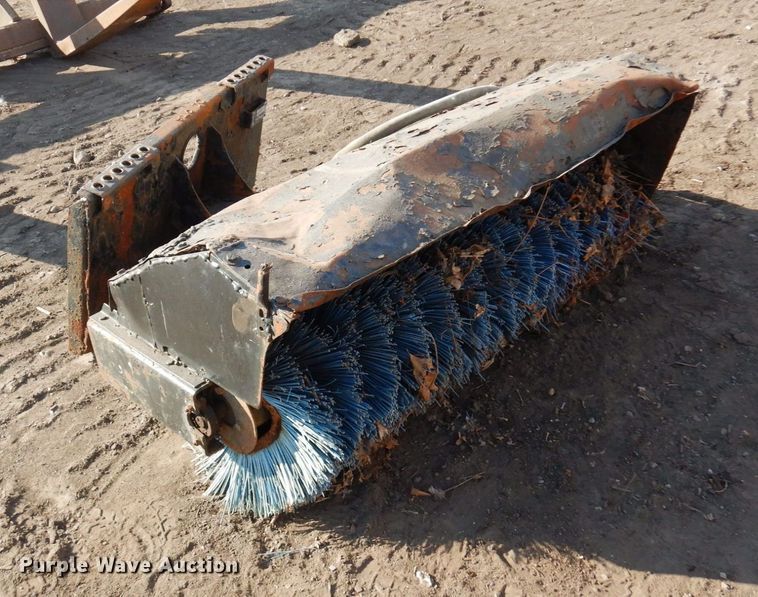 image for item DR0571 51"W skid steer broom