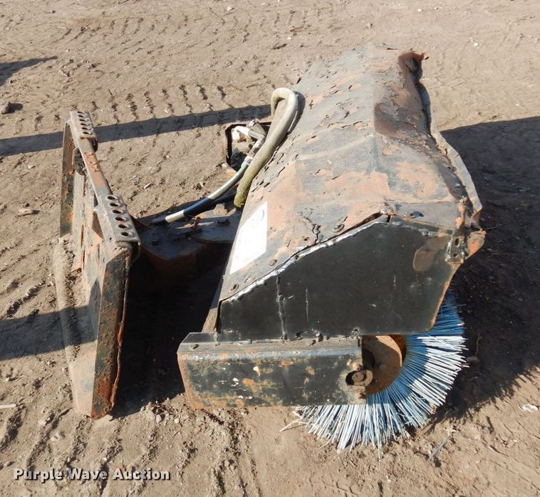 image for item DR0571 51"W skid steer broom