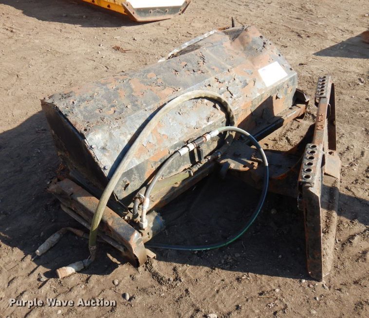 image for item DR0571 51"W skid steer broom