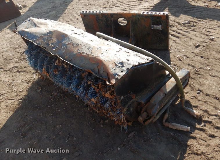 image for item DR0571 51"W skid steer broom