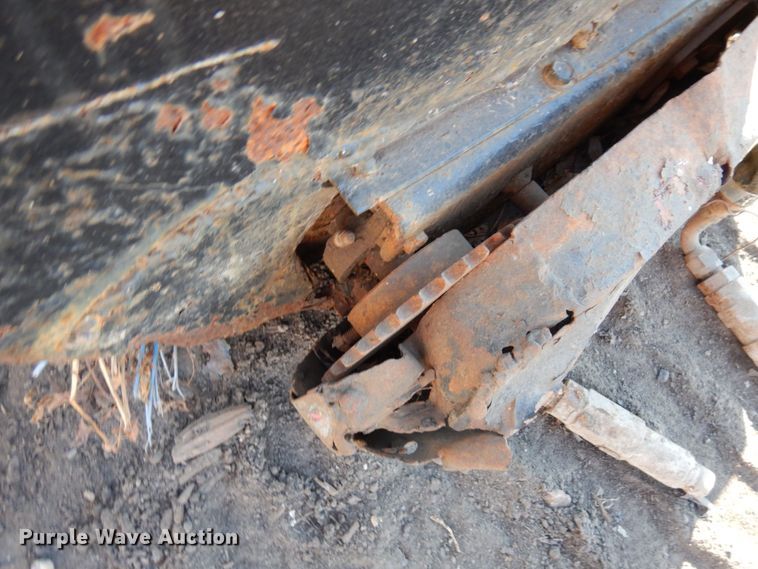 image for item DR0571 51"W skid steer broom