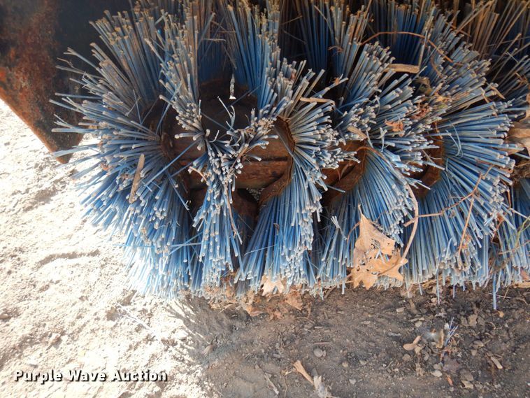 image for item DR0571 51"W skid steer broom