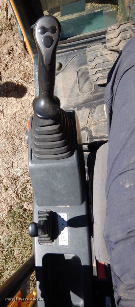 image for item DS1417 2014 Hyundai Robex 140LC-9A  excavator