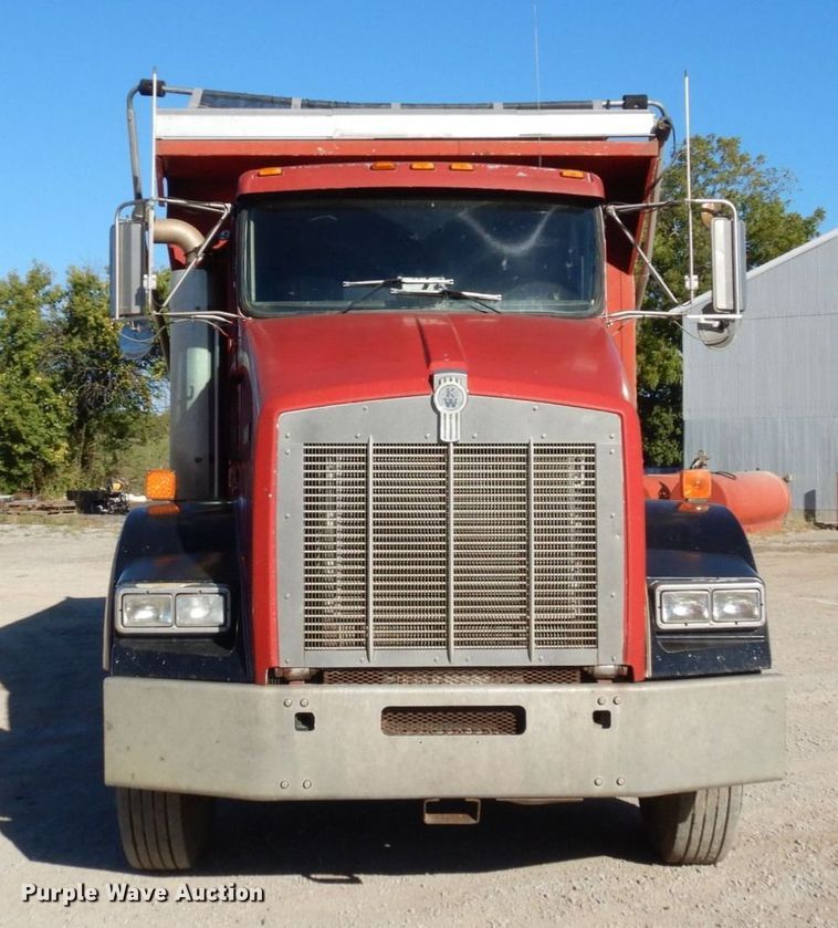 image for item DS1445 1999 Kenworth T800  dump truck