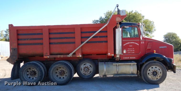 image for item DS1445 1999 Kenworth T800  dump truck