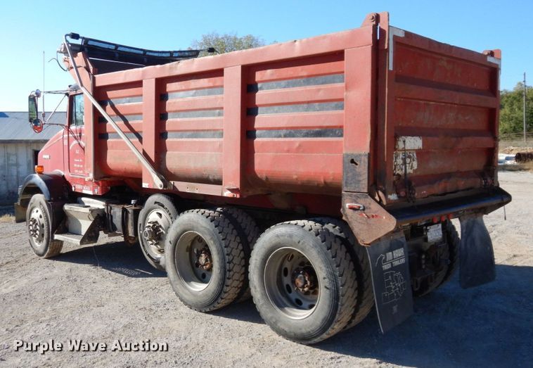 image for item DS1445 1999 Kenworth T800  dump truck