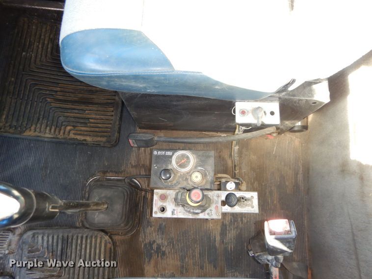 image for item DS1445 1999 Kenworth T800  dump truck