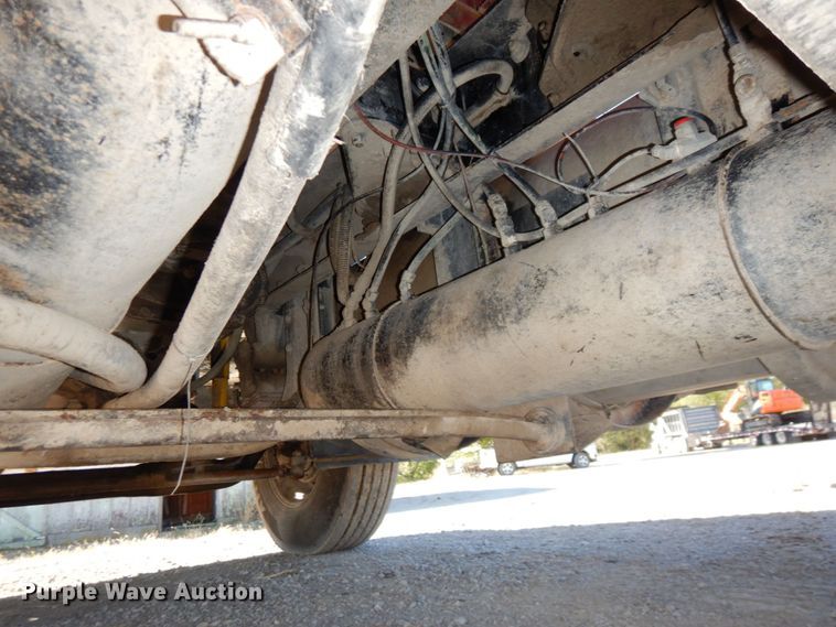 image for item DS1445 1999 Kenworth T800  dump truck