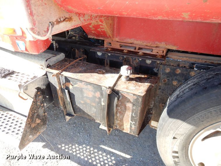 image for item DS1445 1999 Kenworth T800  dump truck