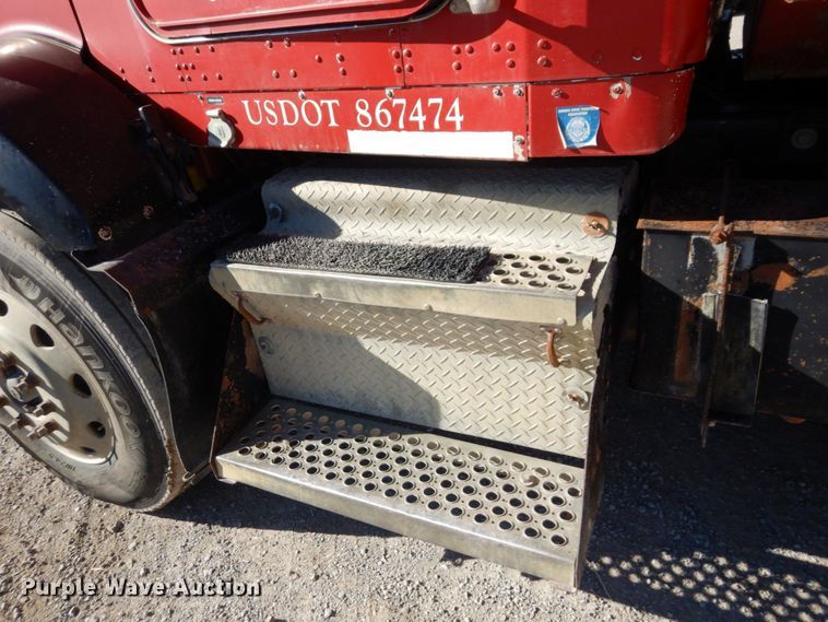 image for item DS1445 1999 Kenworth T800  dump truck