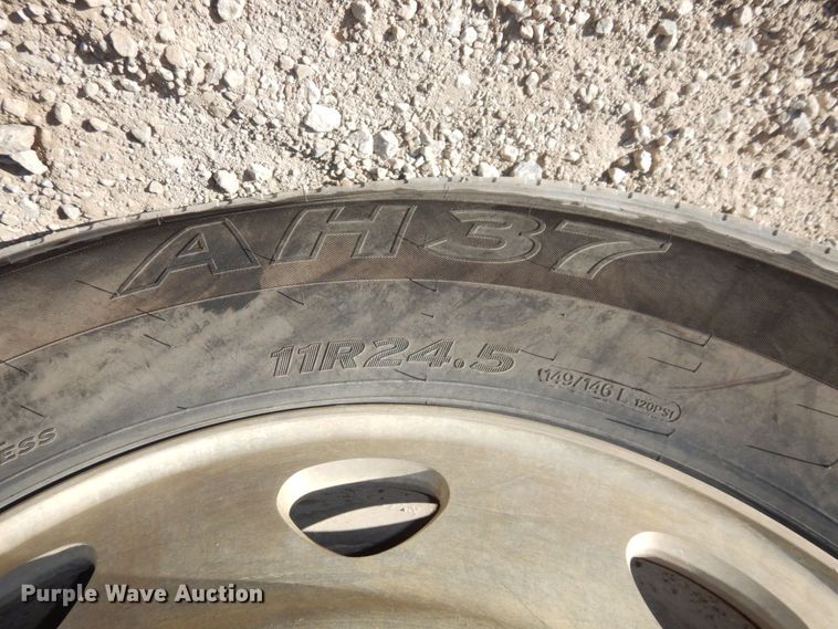 image for item DS1445 1999 Kenworth T800  dump truck