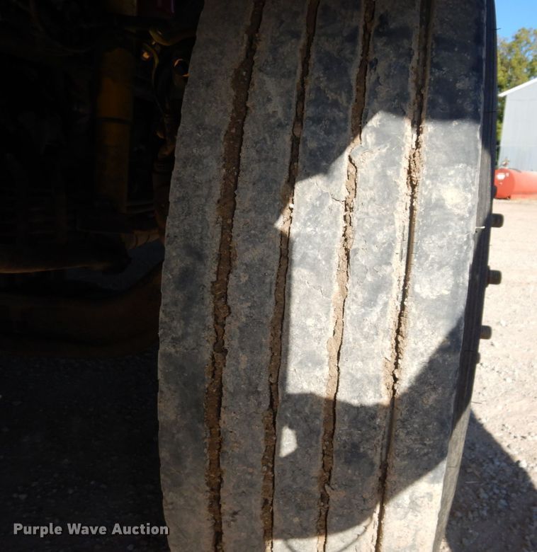 image for item DS1445 1999 Kenworth T800  dump truck