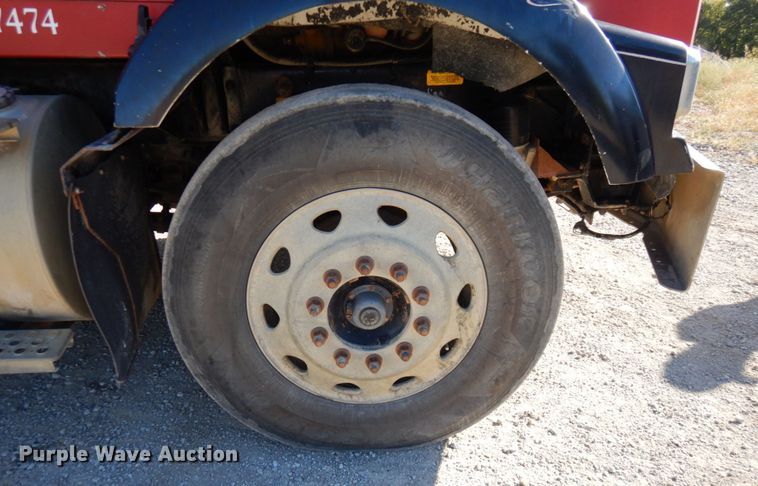 image for item DS1445 1999 Kenworth T800  dump truck