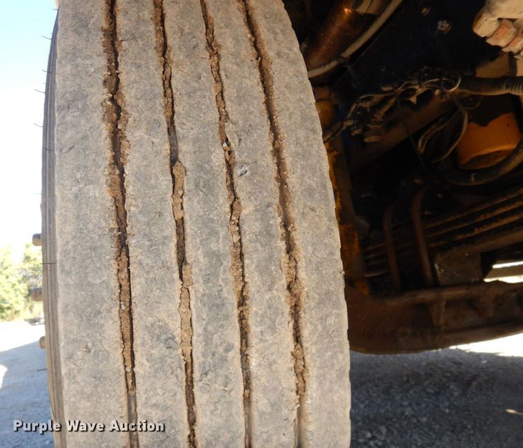 image for item DS1445 1999 Kenworth T800  dump truck