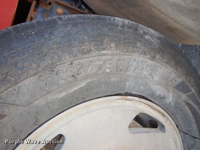 image for item DS1445 1999 Kenworth T800  dump truck