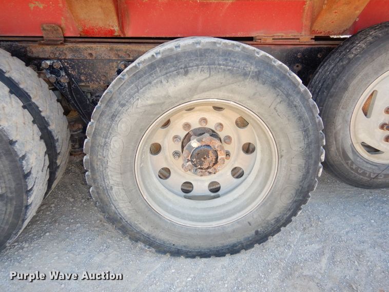 image for item DS1445 1999 Kenworth T800  dump truck