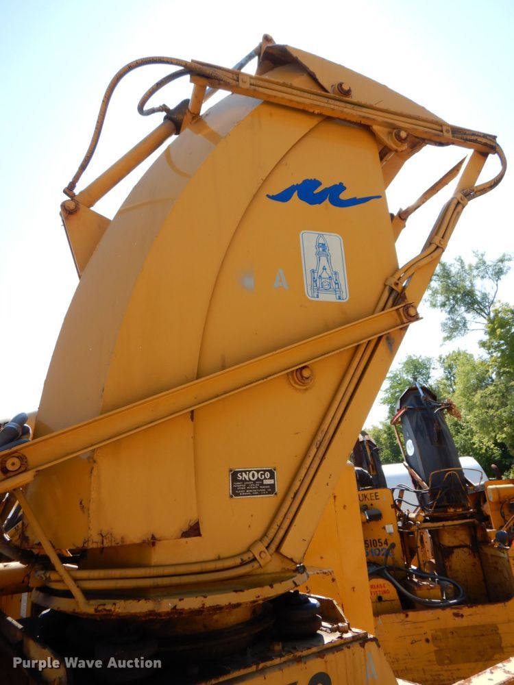 image for item DS8219 Snogo MP-3D  snow blower