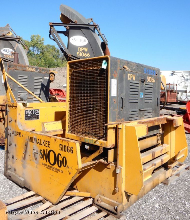 image for item DS8224 Snogo MP-3D  snow blower