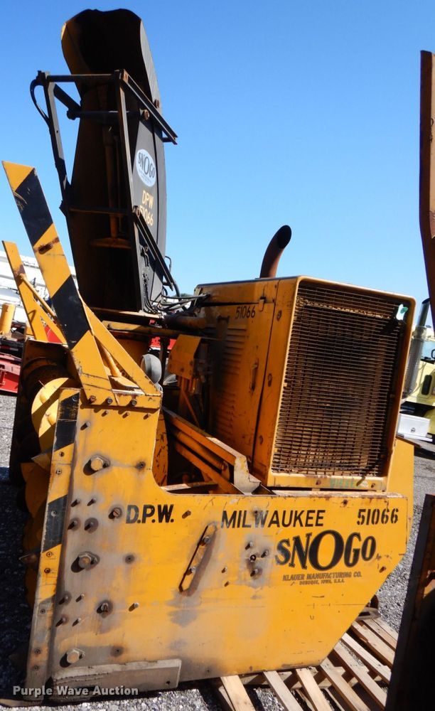 image for item DS8224 Snogo MP-3D  snow blower