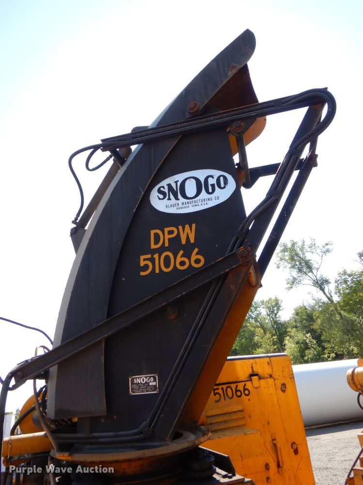 image for item DS8224 Snogo MP-3D  snow blower