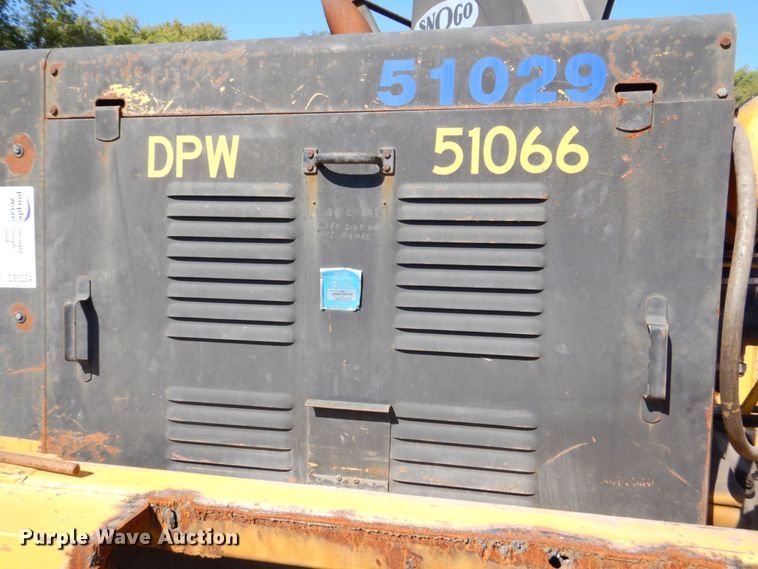 image for item DS8224 Snogo MP-3D  snow blower