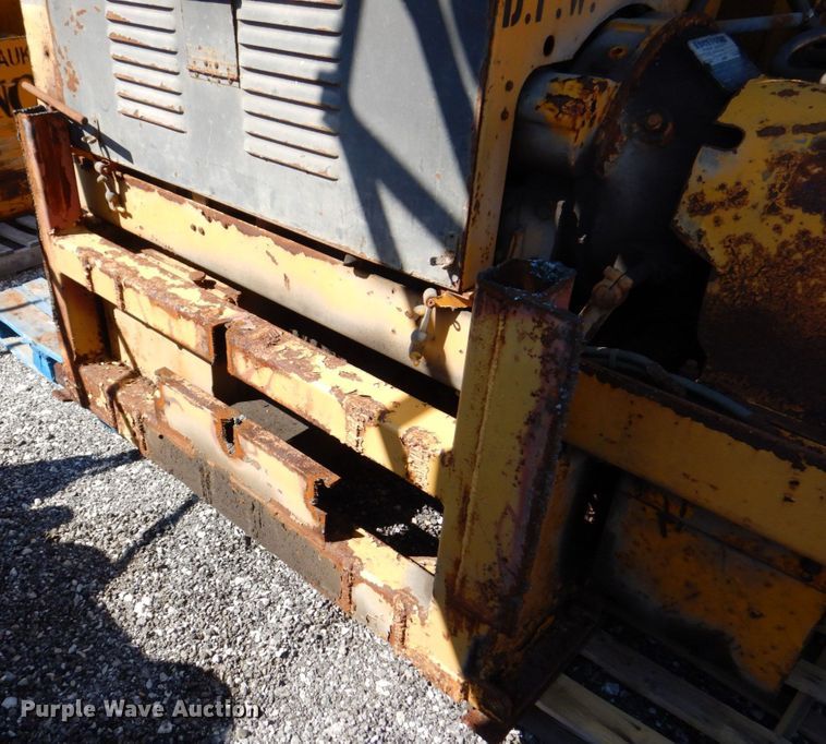 image for item DS8225 Snogo MP-3D  snow blower