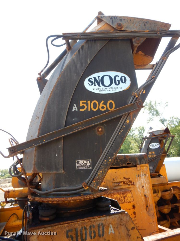 image for item DS8225 Snogo MP-3D  snow blower