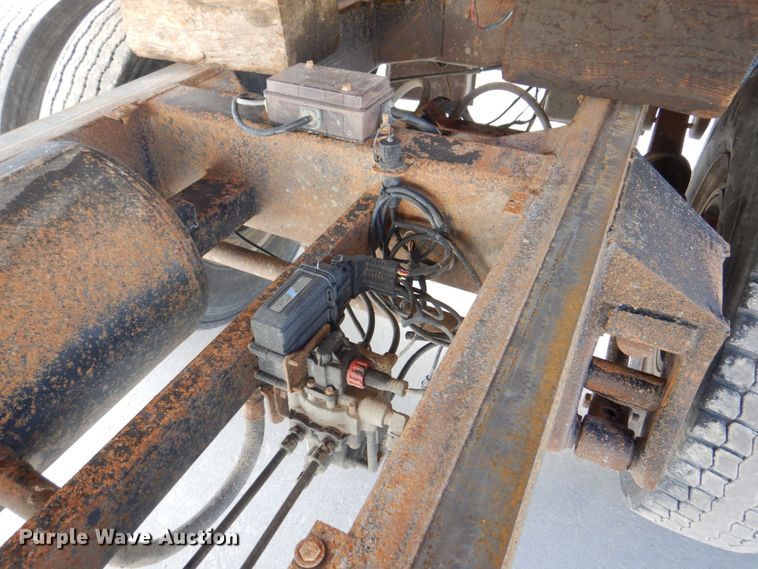 image for item DS8235 2000 Brady  end dump pup trailer