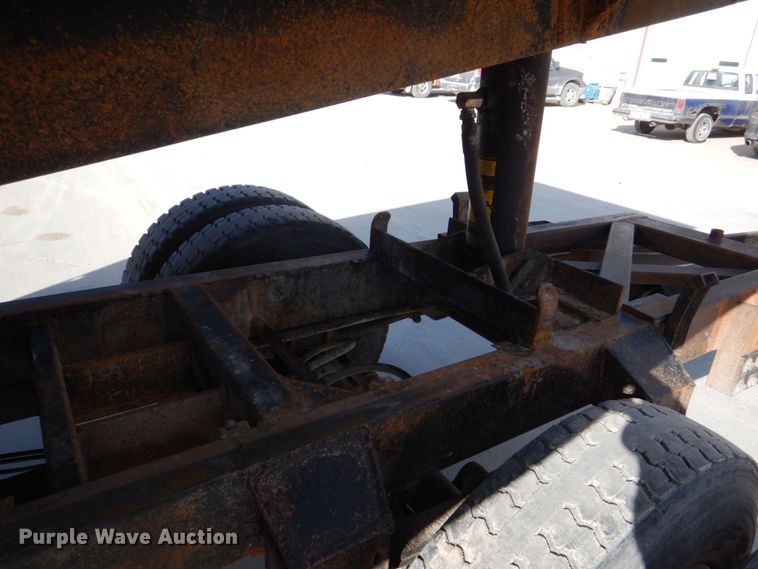 image for item DS8235 2000 Brady  end dump pup trailer