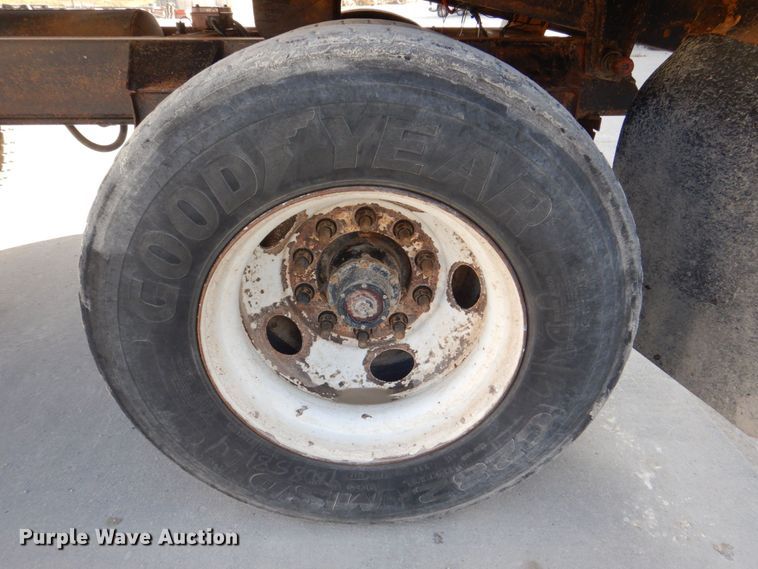 image for item DS8235 2000 Brady  end dump pup trailer