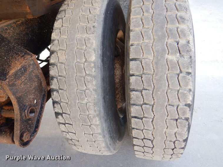 image for item DS8235 2000 Brady  end dump pup trailer