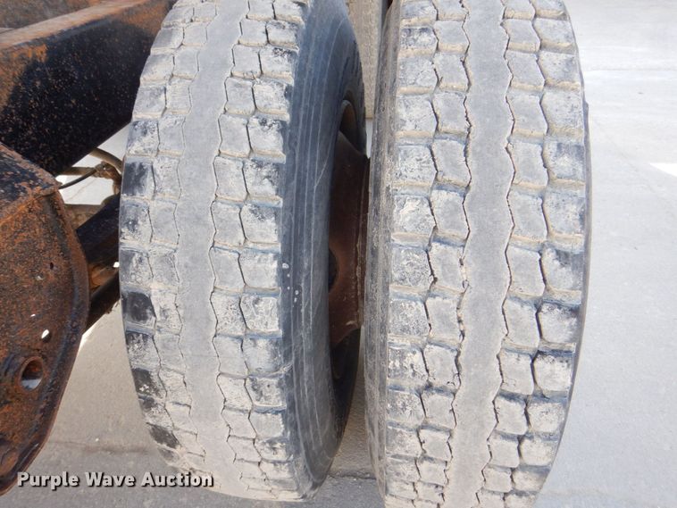 image for item DS8235 2000 Brady  end dump pup trailer