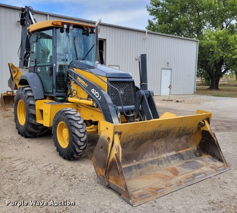 image for item FC9183 2011 John Deere 410J  backhoe
