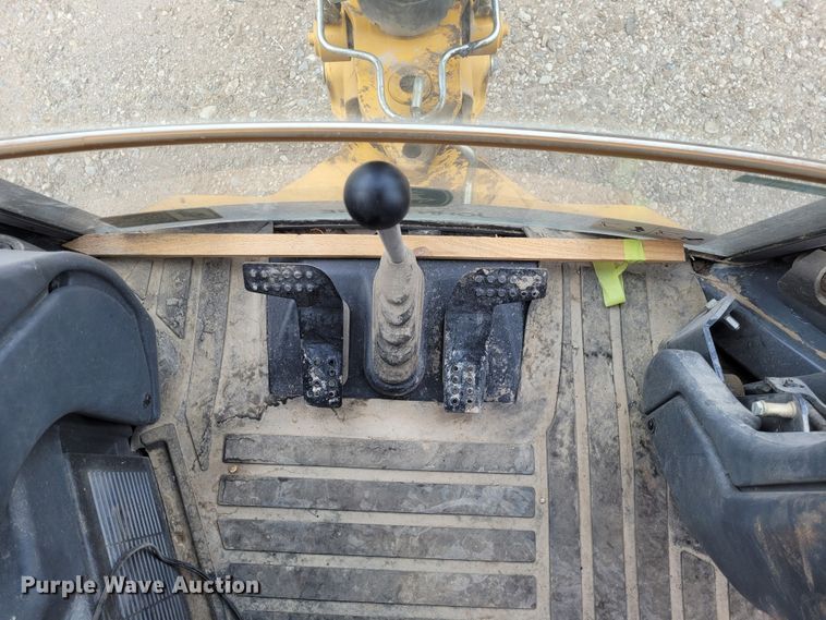 image for item FC9183 2011 John Deere 410J  backhoe