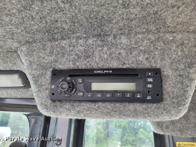 image for item FC9183 2011 John Deere 410J  backhoe