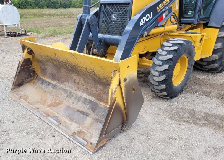 image for item FC9183 2011 John Deere 410J  backhoe